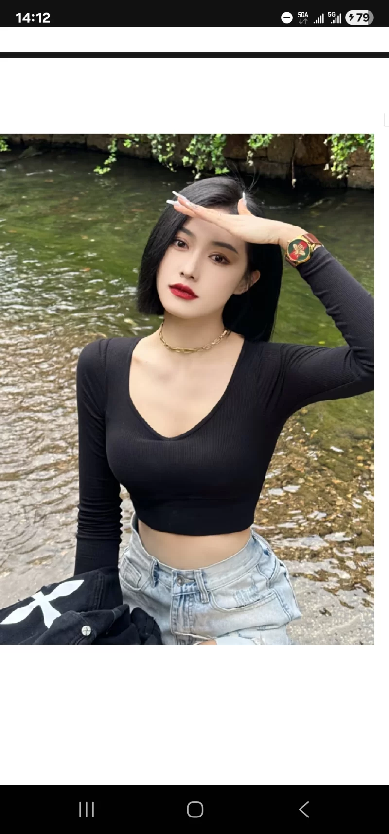 爽干短发美女