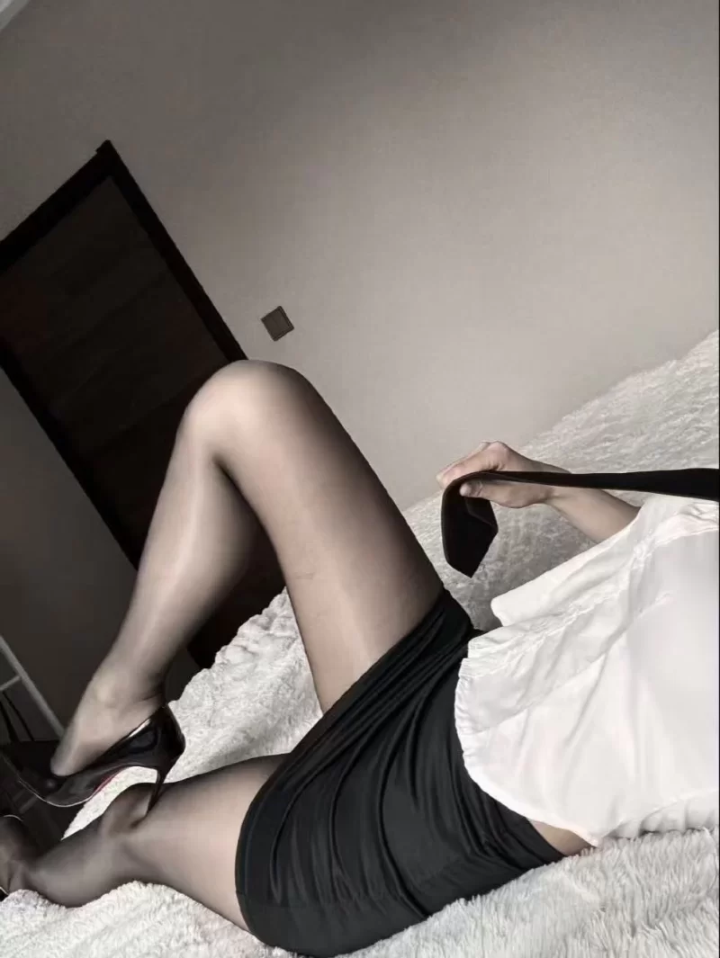 御姐大长腿妹子
