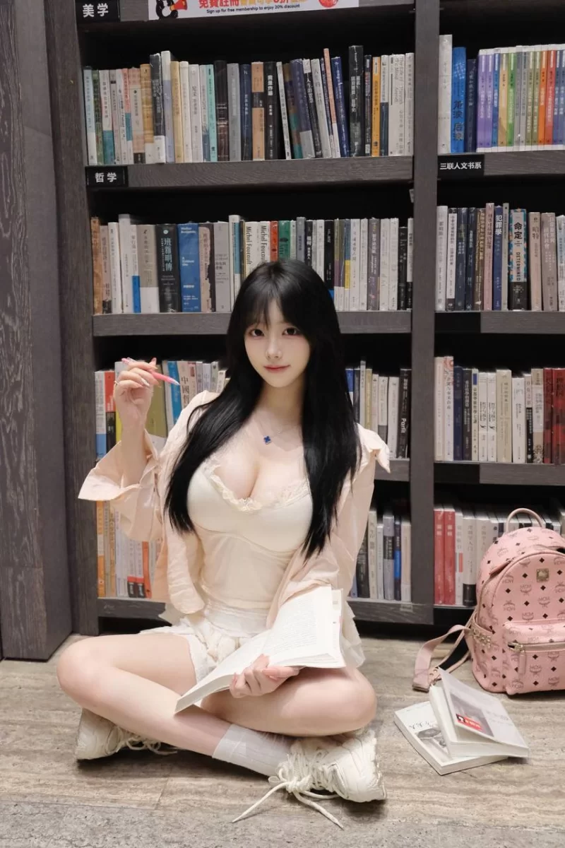 反差大02清纯小妹