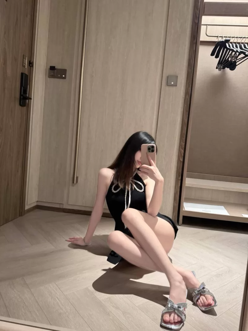 长相清纯,淫水满满,极品小骚货,超值体验