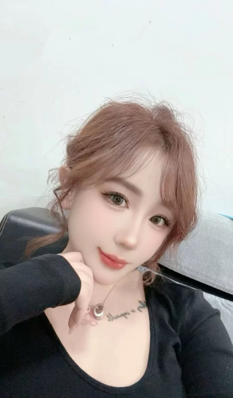 长相清纯少妇