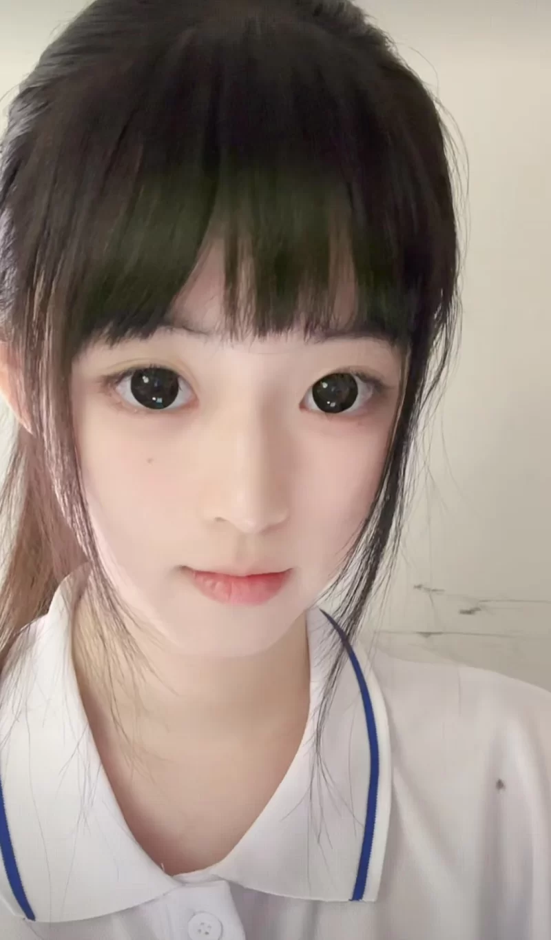 做兼职的大学生是个萌妹