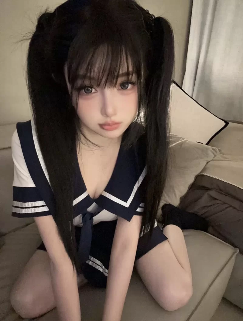 武汉嫩女双马尾 极品白虎馒头逼