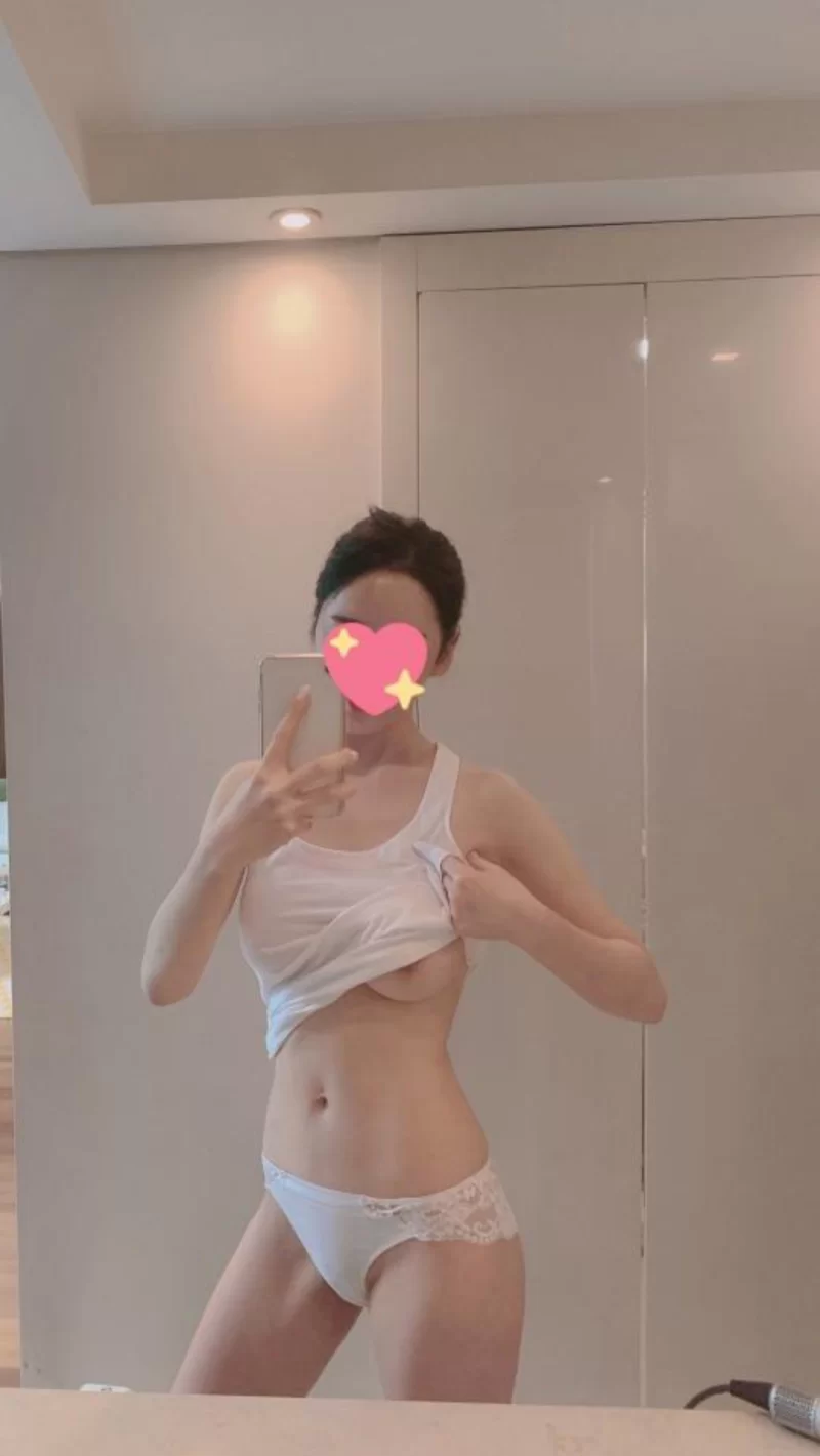04极品白虎少萝三点粉嫩
