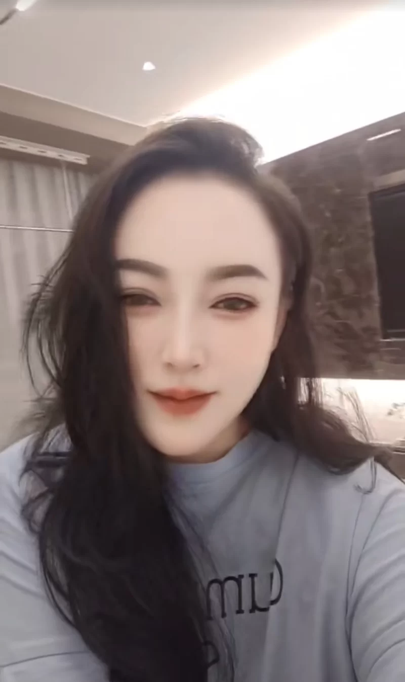大胸 性感嘴唇 跳跳糖服务