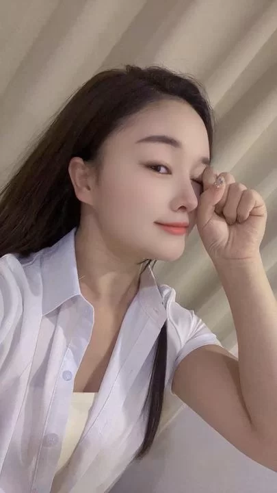 雨花甜美清纯小嫩妹