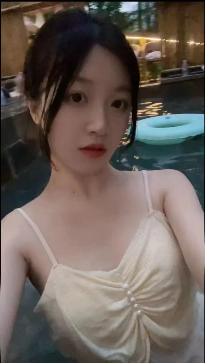 舞蹈生兼职,无定金,滑嫩