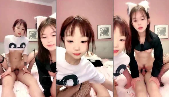 两个超嫩小萝莉 双女自慰 两女争吃一个鸡鸡 叠罗汉被大屌轮流狂操~无套内射中出