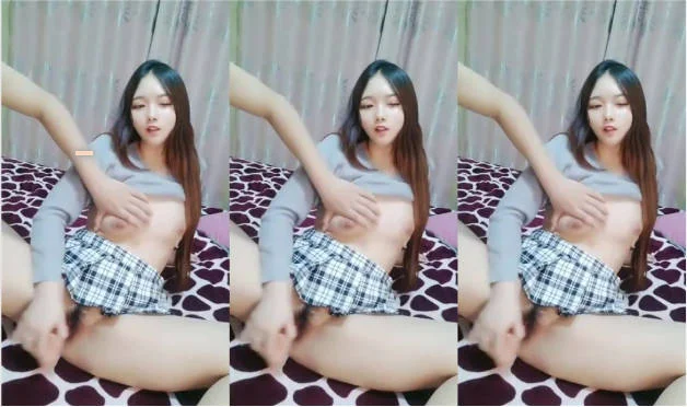 漂亮美眉 你太慢了 在家和男友啪啪 哥们不给力 上位骑乘只能自己卖力抽插 貌似不满足假鸡吧紫薇